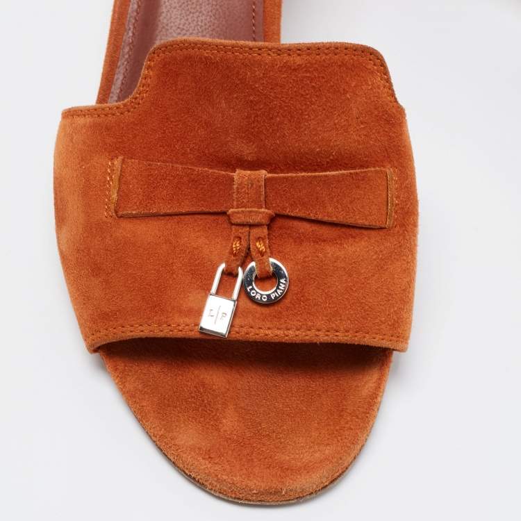 مملوكة مسبقًا Loro Piana Orange Suede Summer Charms Slide Sandals Size 38