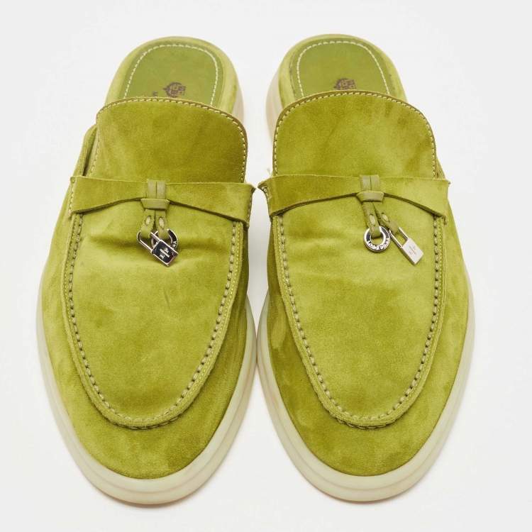 مملوكة مسبقًا Loro Piana Green Suede Babouche Charms Walk Flat Mules Size 39