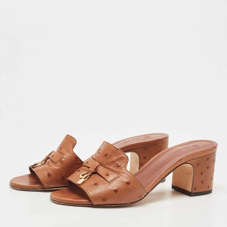 مملوكة مسبقًا Loro Piana Brown Ostrich Summer Charms Slide Sandals Size 37.5
