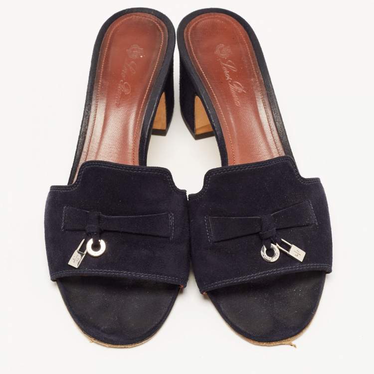 مملوكة مسبقًا Loro Piana Navy Blue Suede Summer Charms Slide Sandals Size 36.5