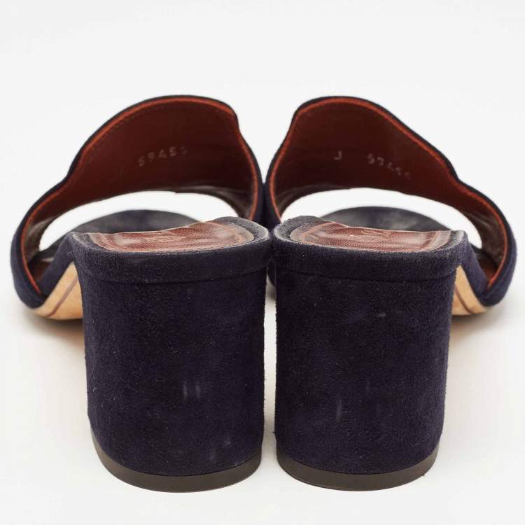 مملوكة مسبقًا Loro Piana Navy Blue Suede Summer Charms Slide Sandals Size 36.5
