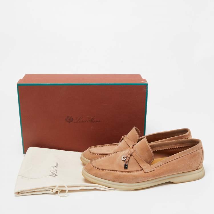 مملوكة مسبقًا Loro Piana Light Brown Summer Charms Walk Slip On Loafers Size 37.5