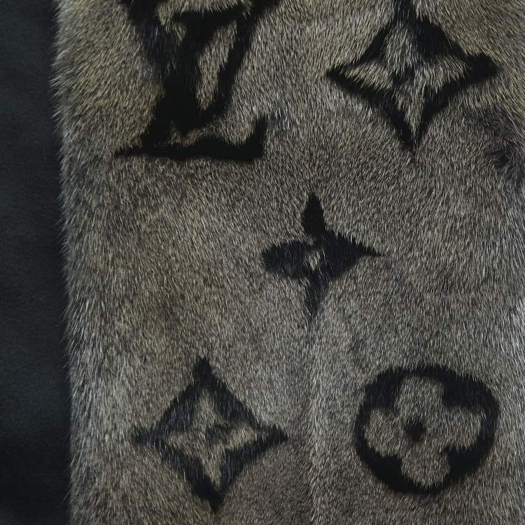 Pre Owned Louis Vuitton Grey Monogram Constellation Mink Fur Scarf