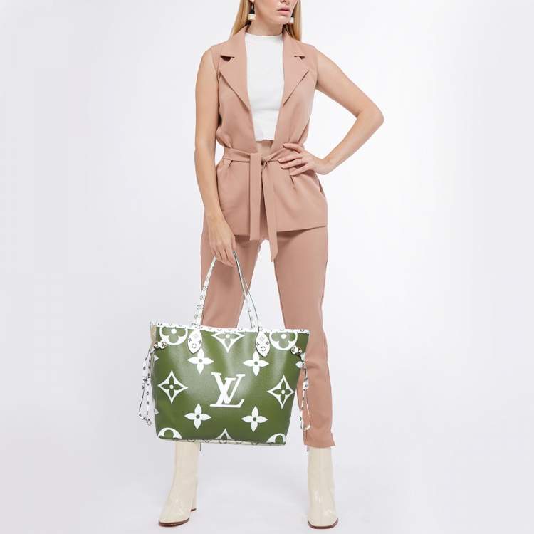 Pre Owned Louis Vuitton Khaki Giant Monogram Canvas Neverfull MM Bag