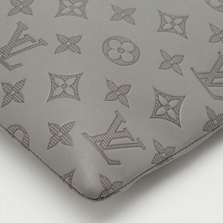 مملوكة مسبقًا Louis Vuitton Anthracite Gray Monogram Shadow Leather Pochette Discovery
