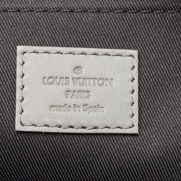 مملوكة مسبقًا Louis Vuitton Anthracite Gray Monogram Shadow Leather Pochette Discovery