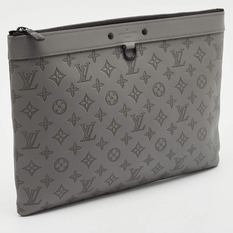 مملوكة مسبقًا Louis Vuitton Anthracite Gray Monogram Shadow Leather Pochette Discovery