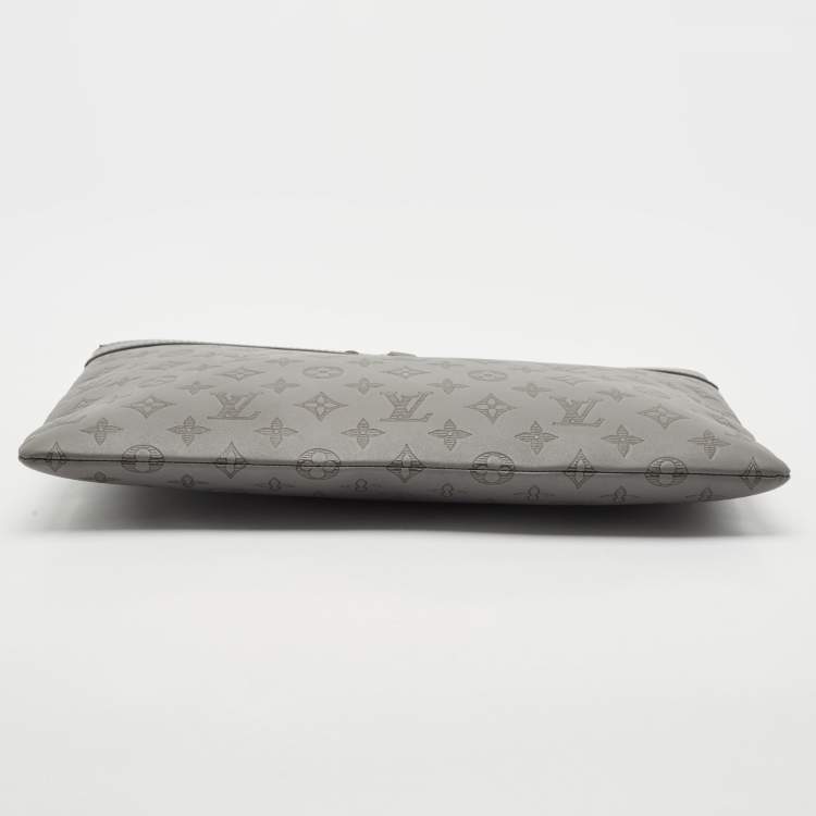 مملوكة مسبقًا Louis Vuitton Anthracite Gray Monogram Shadow Leather Pochette Discovery