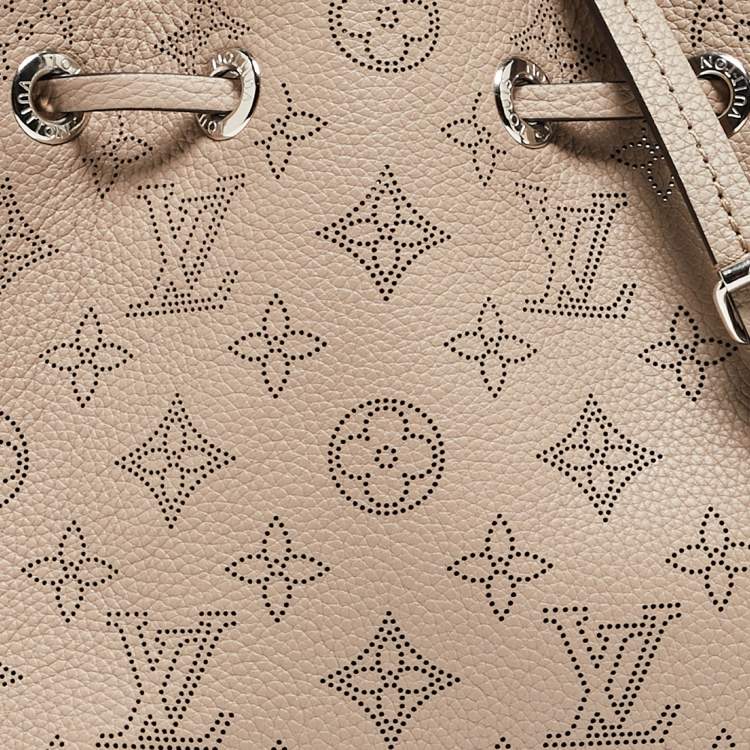 Pre Owned Louis Vuitton Gallet Monogram Mahina Leather Bella Bag
