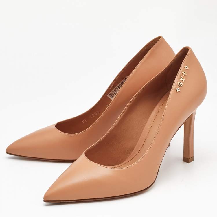 Pre Owned Louis Vuitton Peach Leather Signature Pumps Size 37