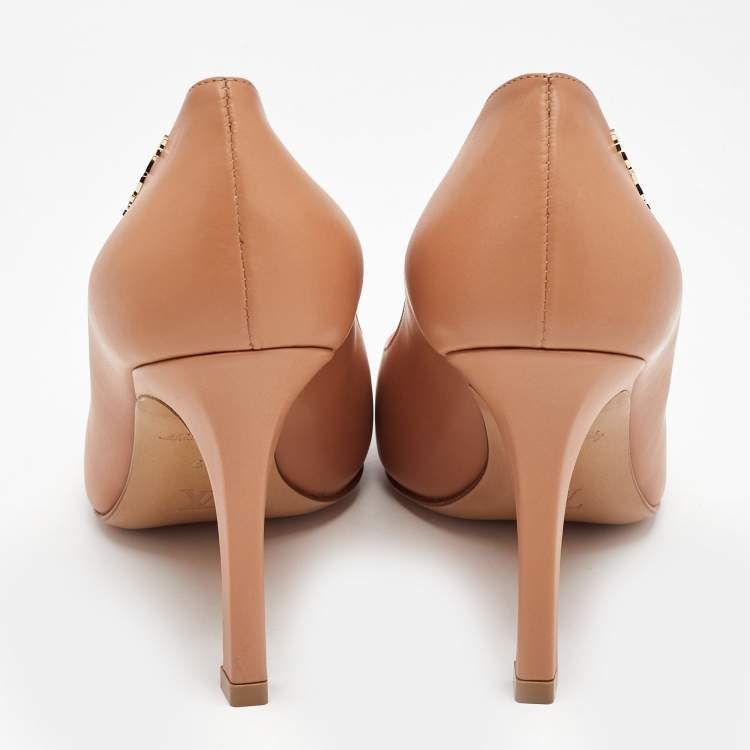 Pre Owned Louis Vuitton Peach Leather Signature Pumps Size 37