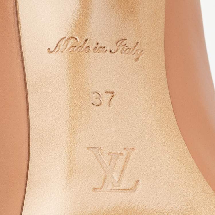 Pre Owned Louis Vuitton Peach Leather Signature Pumps Size 37