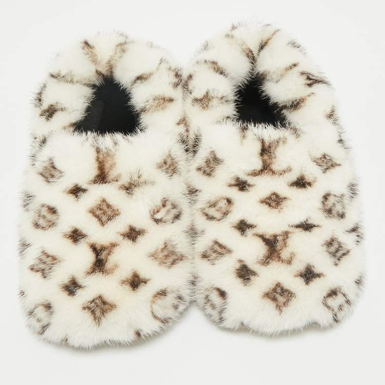 Pre Owned Louis Vuitton White/Brown Monogram Mink Fur House Slide Sandals Size 42