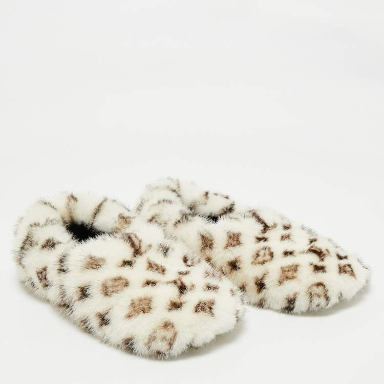Pre Owned Louis Vuitton White/Brown Monogram Mink Fur House Slide Sandals Size 42