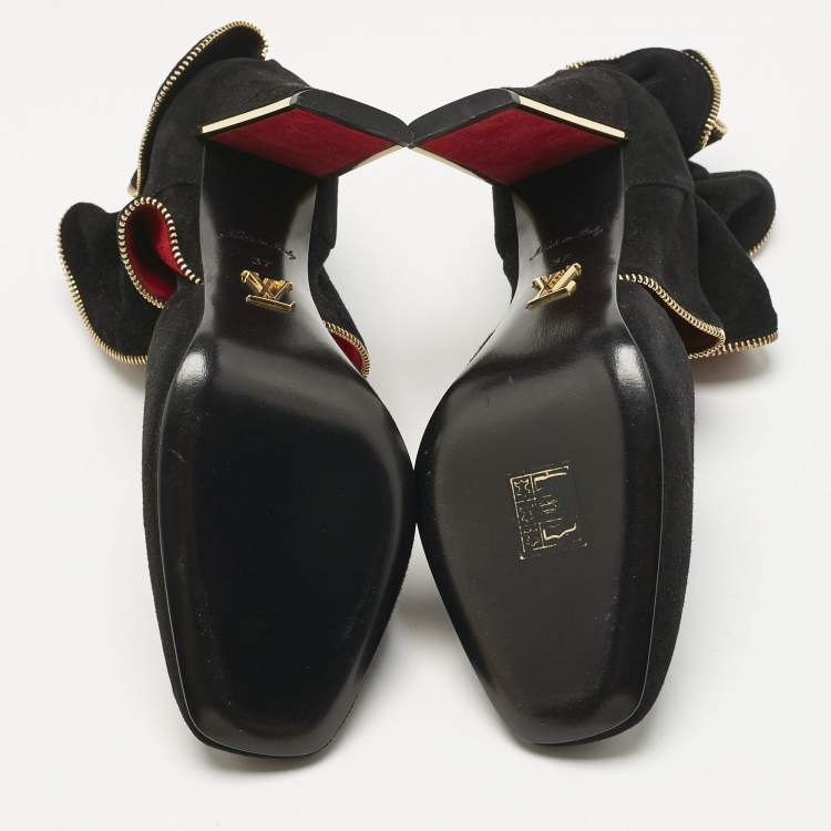 Pre Owned Louis Vuitton Black Suede Ruffle Detail Square Toe Pumps Size 37