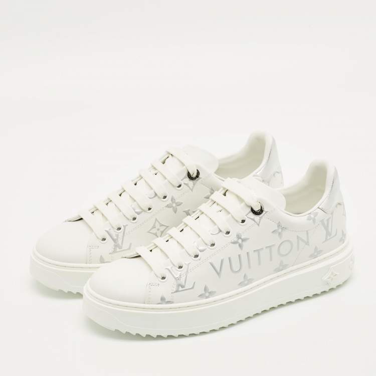 Pre Owned Louis Vuitton Time Out Size 38.5 White/Silver Leather Lace Up Sneakers