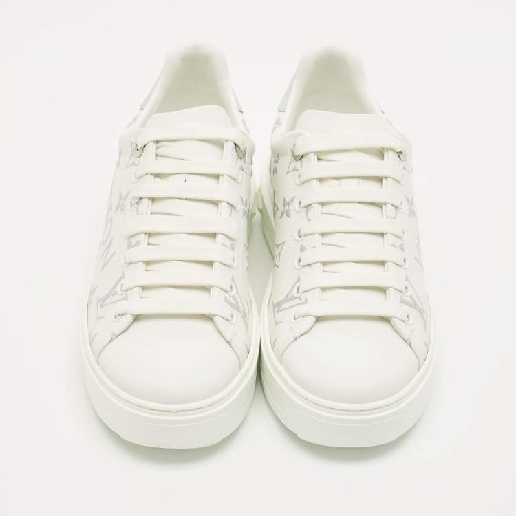 Pre Owned Louis Vuitton Time Out Size 38.5 White/Silver Leather Lace Up Sneakers