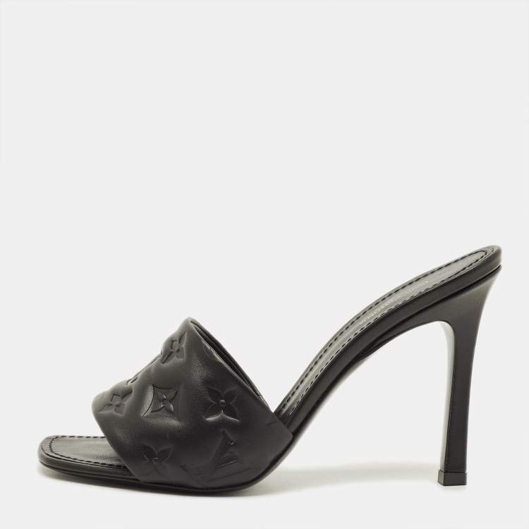 مملوكة مسبقًا Louis Vuitton Revival Size 39 Black Monogram Embossed Leather Slide Sandals
