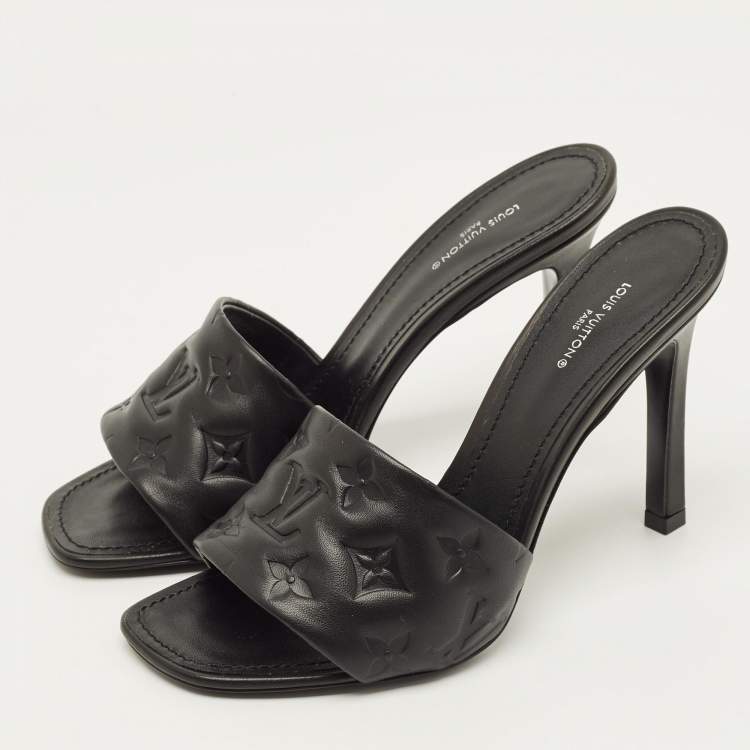 مملوكة مسبقًا Louis Vuitton Revival Size 39 Black Monogram Embossed Leather Slide Sandals