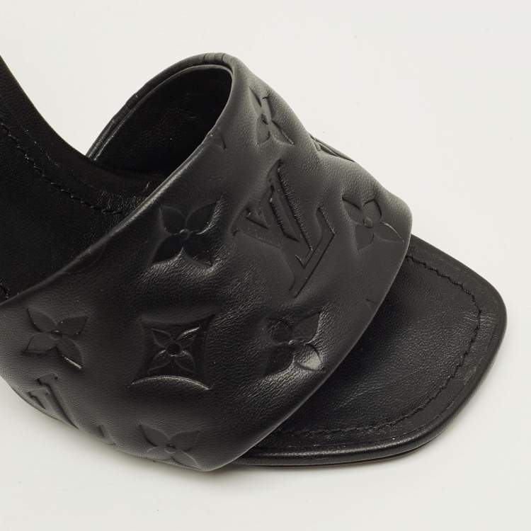 مملوكة مسبقًا Louis Vuitton Revival Size 39 Black Monogram Embossed Leather Slide Sandals