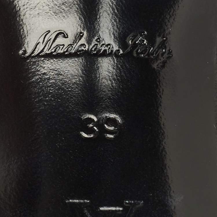 مملوكة مسبقًا Louis Vuitton Revival Size 39 Black Monogram Embossed Leather Slide Sandals