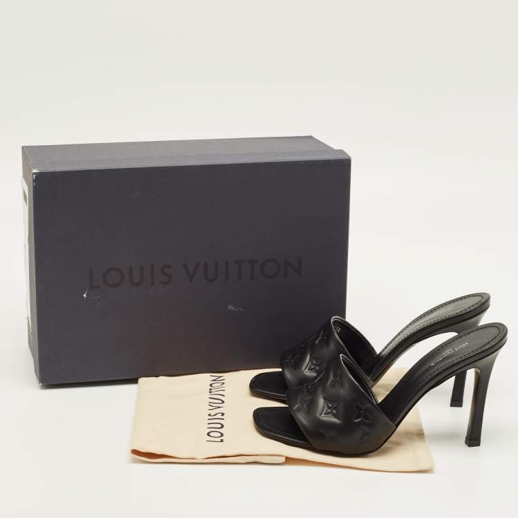 مملوكة مسبقًا Louis Vuitton Revival Size 39 Black Monogram Embossed Leather Slide Sandals