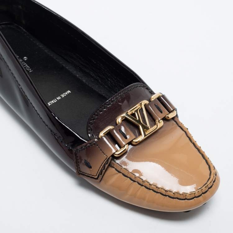 مملوكة مسبقًا Louis Vuitton Black/Beige Patent Leather Oxford Loafers Size 38