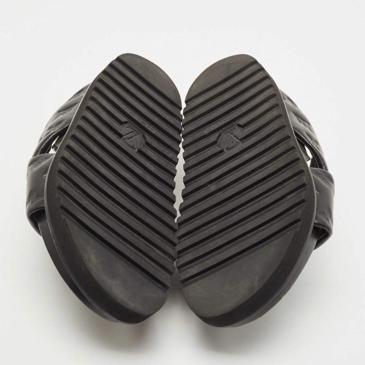 Pre Owned Louis Vuitton Black Monogram Embossed Leather Paseo Flat Sandals Size 39