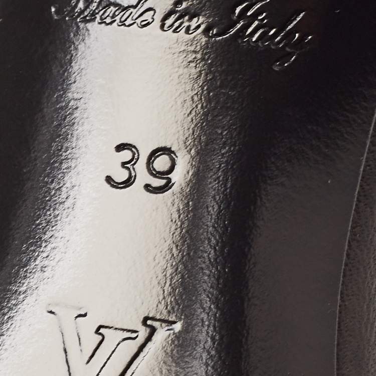 مملوكة مسبقًا Louis Vuitton Black Monogram Leather Slides Size 39