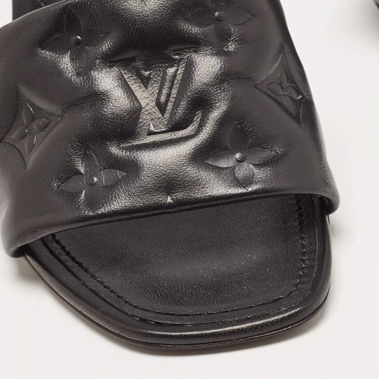 مملوكة مسبقًا Louis Vuitton Black Monogram Leather Slides Size 39