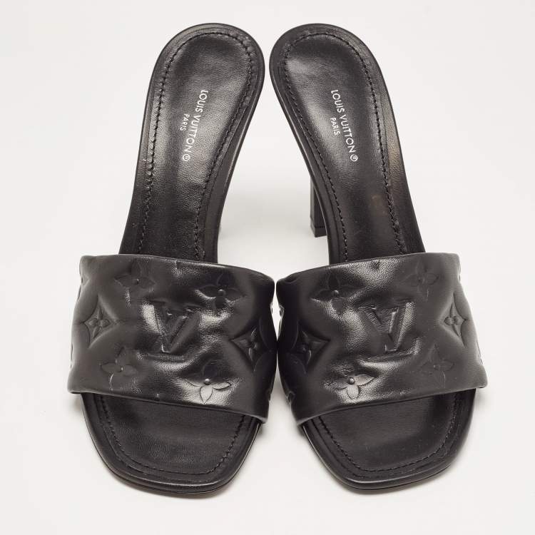 مملوكة مسبقًا Louis Vuitton Black Monogram Leather Slides Size 39