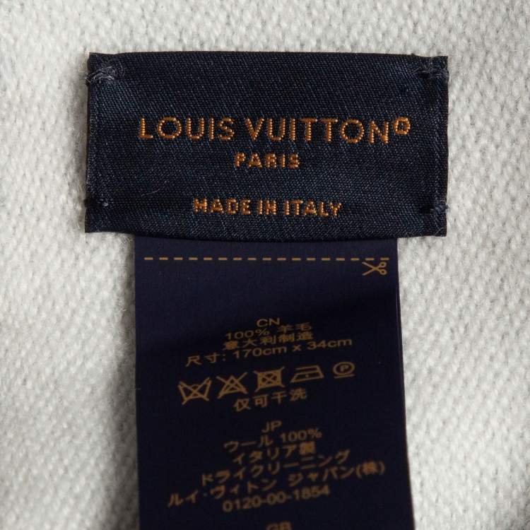 مملوكة مسبقًا Louis Vuitton Grey Wool LV Essential Scarf