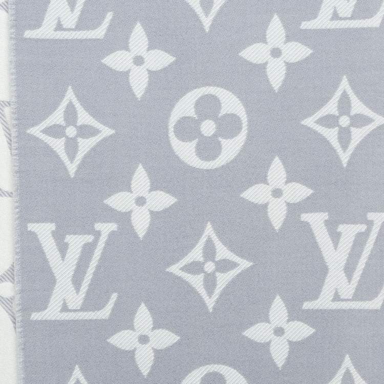 مملوكة مسبقًا Louis Vuitton Grey Wool LV Essential Scarf