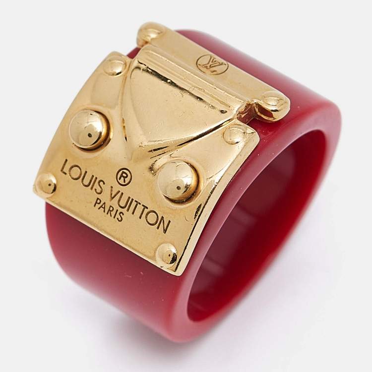 Pre Owned Louis Vuitton Fuchsia Resin Lock Me Gold Tone Ring Size 56