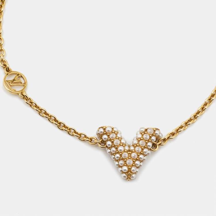 Pre Owned Louis Vuitton Essential V  Faux Pearls Gold Tone Bracelet