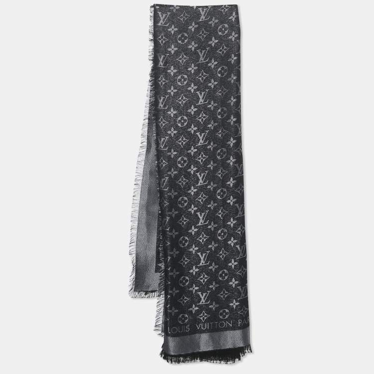 مملوكة مسبقًا Louis Vuitton Black/Silver Silk Blend Monogram Shine Shawl