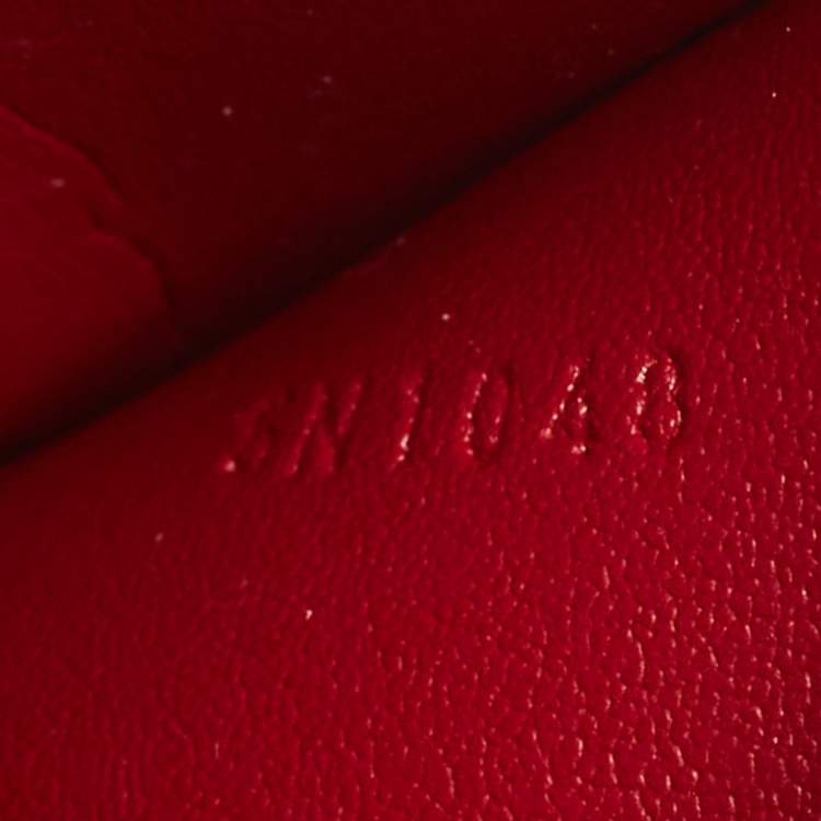 Pre Owned Louis Vuitton Pomme D'Amour Monogram Vernis Cosmetic Pouch