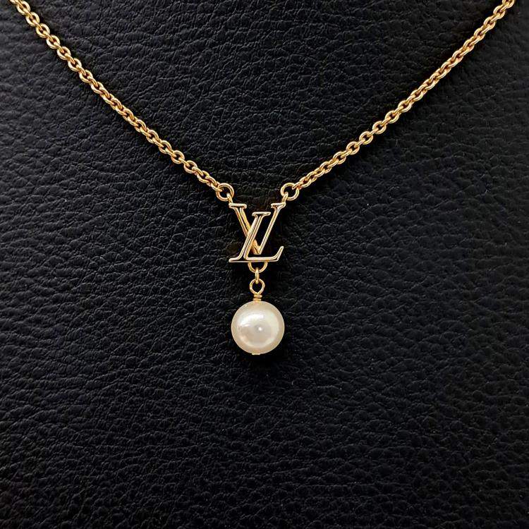 مملوكة مسبقًا Louis Vuitton LV Iconic Luisa Necklace