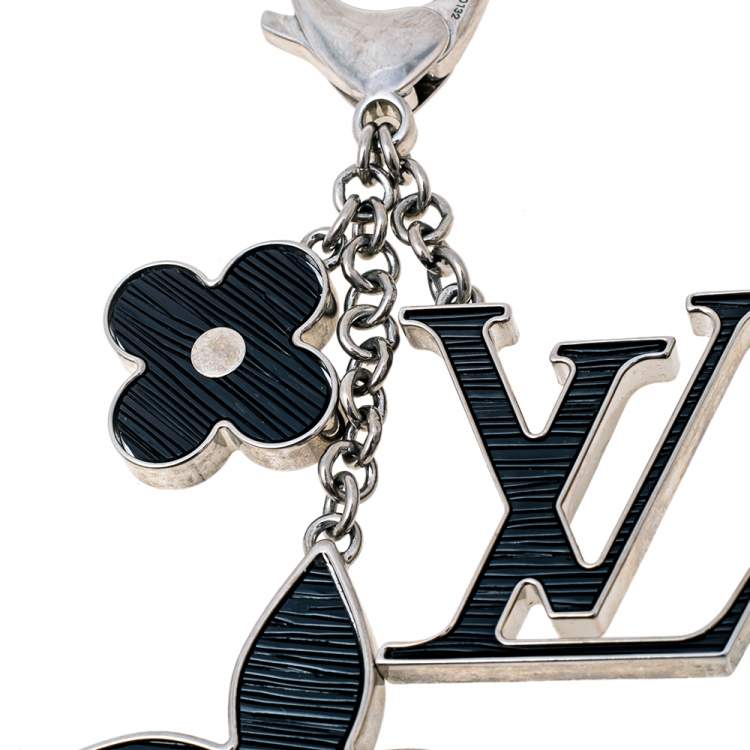 Louis Vuitton Louis Vuitton Fleur d'Epi White x Silver Tone Key Chain