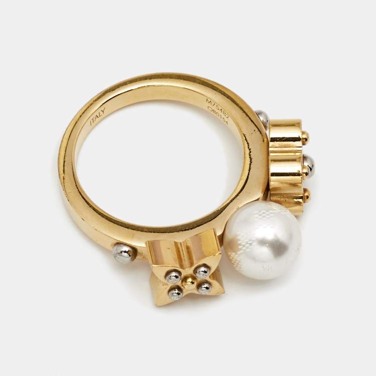 Pre Owned Louis Vuitton Gold Tone Faux Pearl Monogram Ring M