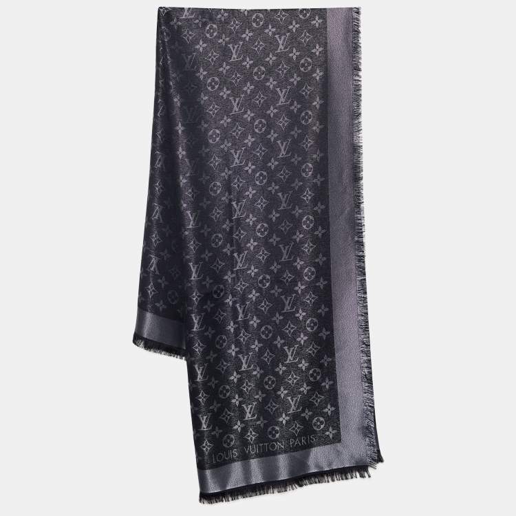 مملوكة مسبقًا Louis Vuitton Black Monogram Shine Shawl