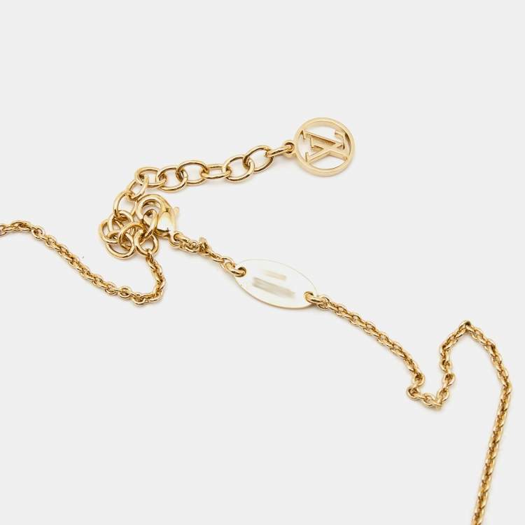 Pre Owned Louis Vuitton Essential V Gold Tone Necklace
