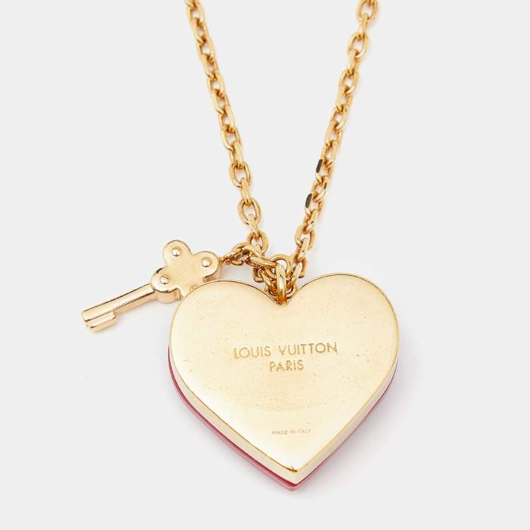 مملوكة مسبقًا Louis Vuitton Fuchsia Lock Me Heart Resin Gold Tone Necklace