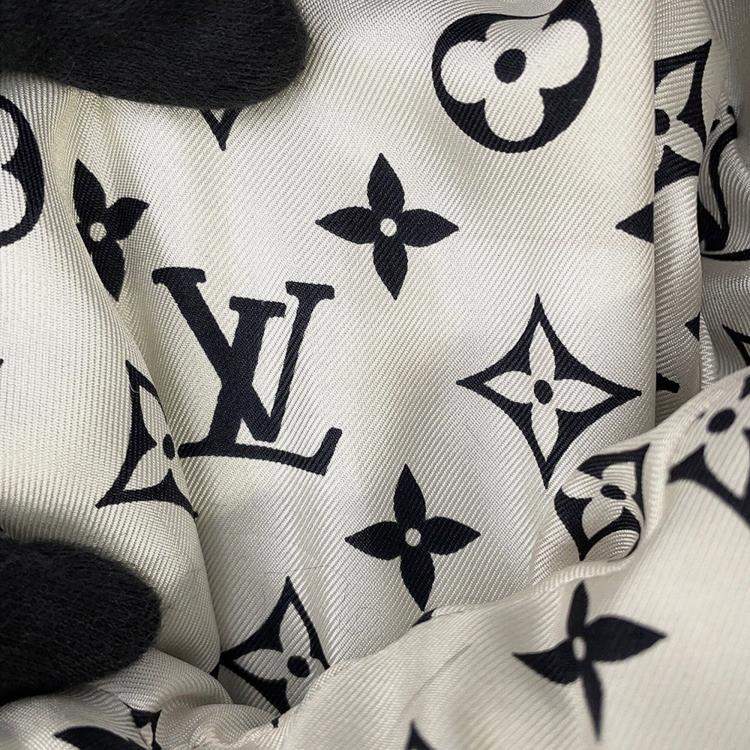 Pre Owned Louis Vuitton Damier Fox Intarsia Fur Jacket Size 38 White/Black Fox Raccoon