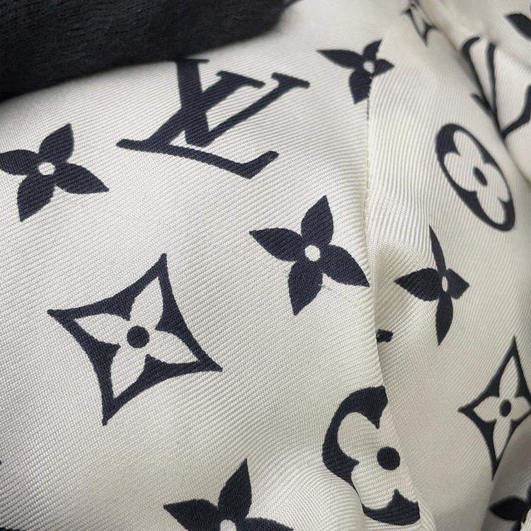 Pre Owned Louis Vuitton Damier Fox Intarsia Fur Jacket Size 38 White/Black Fox Raccoon