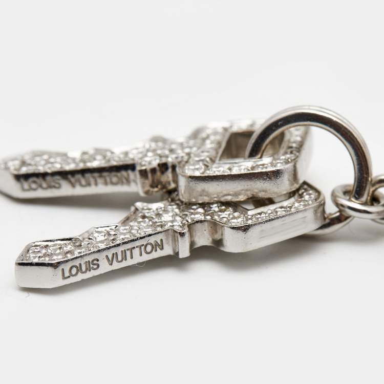 Pre Owned Louis Vuitton Lock It Key Padlock Diamonds 18k White Gold Pendant Necklace