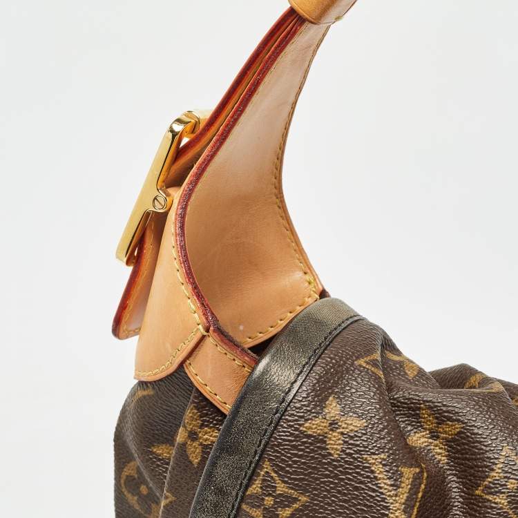 مملوكة مسبقًا Louis Vuitton Monogram Canvas and Leather Limited Edition Kalahari GM Bag