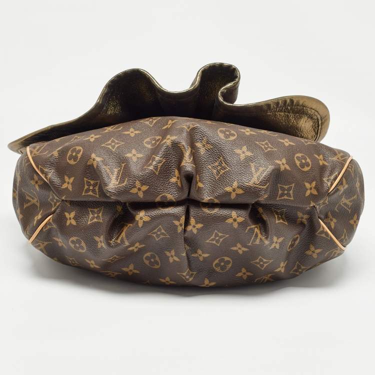 مملوكة مسبقًا Louis Vuitton Monogram Canvas and Leather Limited Edition Kalahari GM Bag
