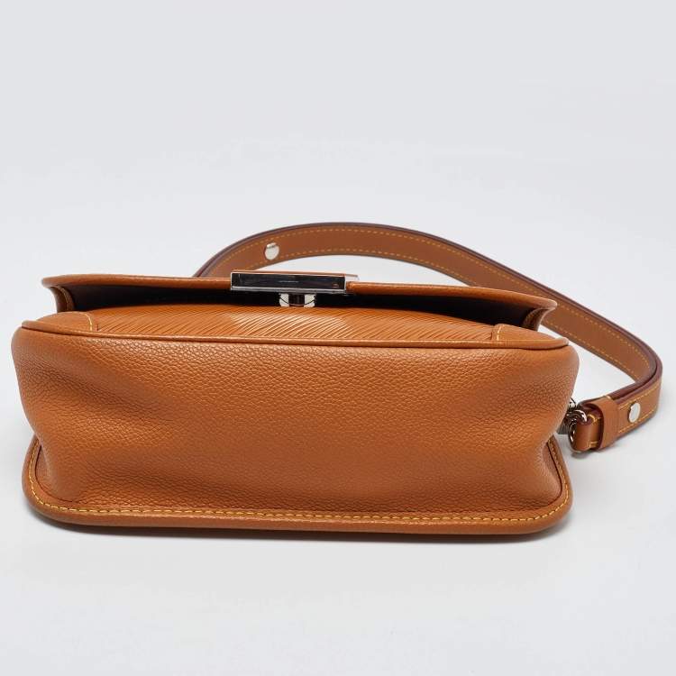 Pre Owned Louis Vuitton Honey Gold Epi Leather Buci Bag