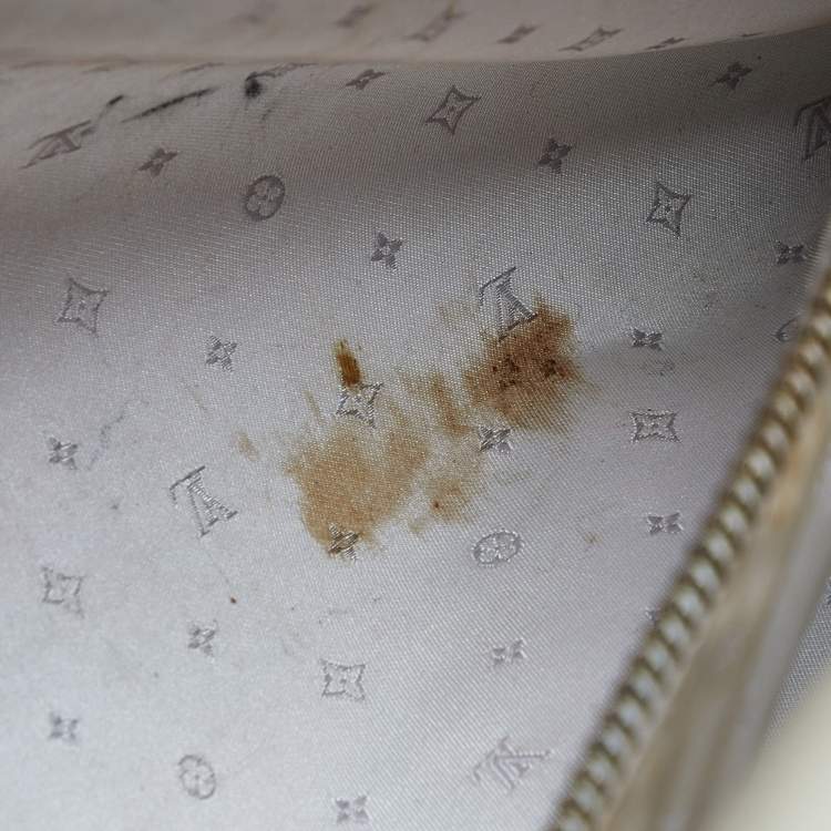 Pre Owned Louis Vuitton White Suhali Leather Le Fabuleux Bag